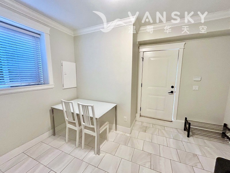 251013155932_Dining Room.jpg